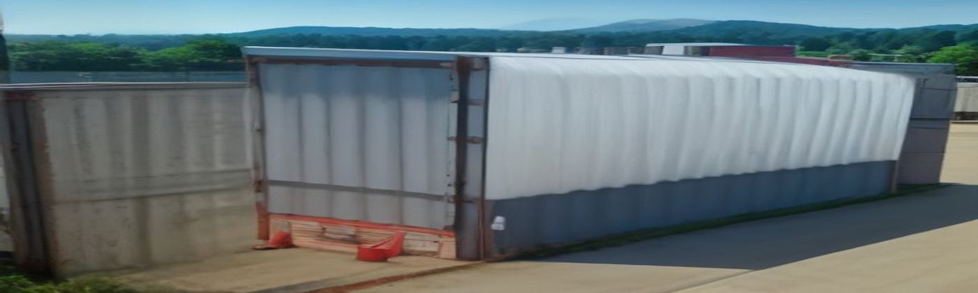 Panorama großer Bioabfallcontainer